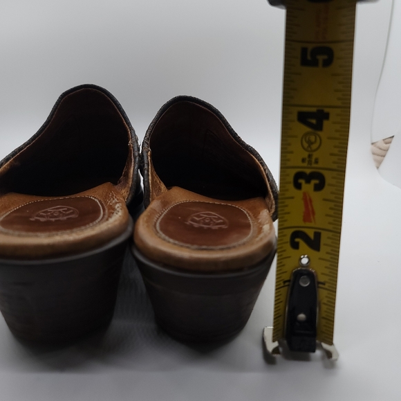 Ariat Black and Brown Women's Shoes - Picture 12 of 15